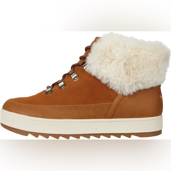 Koolaburra by UGG
Tynlee Lace-Up - Picture 2 of 8